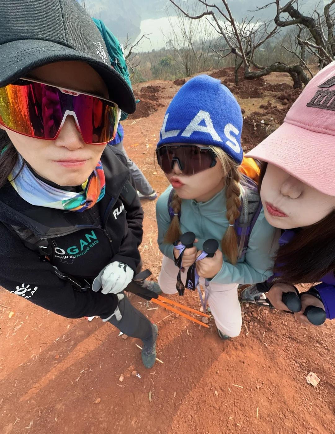 ⛰️成都市内｜龙泉山超轻松一日徒步线
🚗起终点：儿童友好公园
⛰️长度约11k