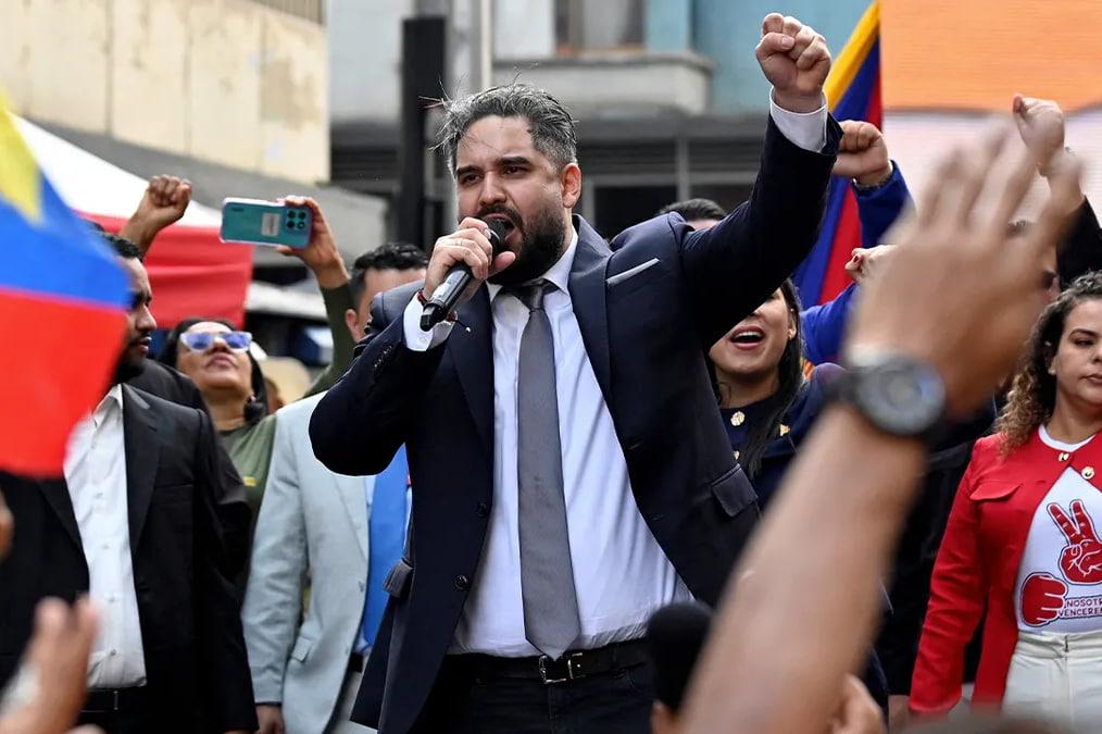 新闻快讯——马杜罗之子、议员尼古拉斯·马杜罗·格拉转达其父表态：
“国家正走在正