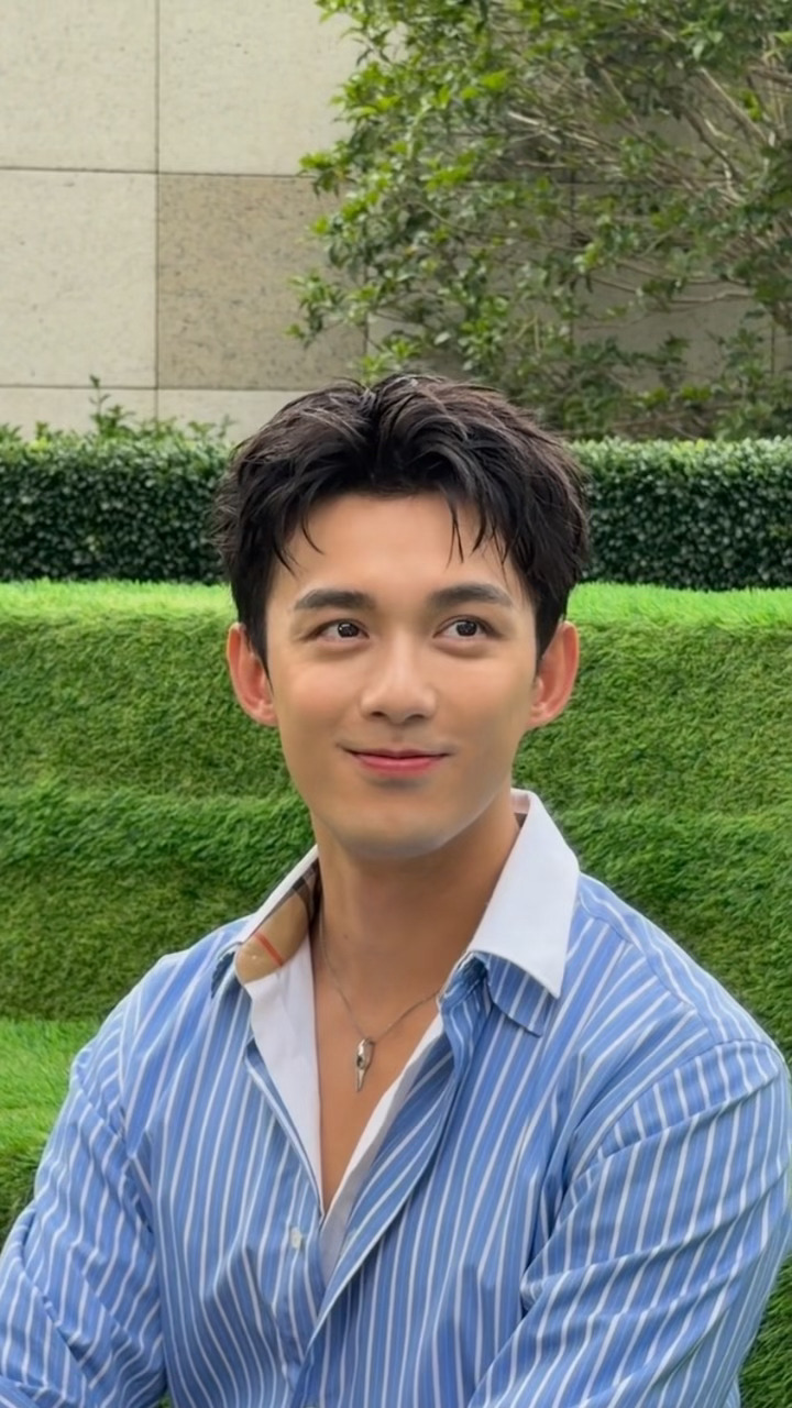 等比例长大的萌物来的 好萌好sweet的👦🏻 旺仔你在等什么❓ 吴磊今天帅成