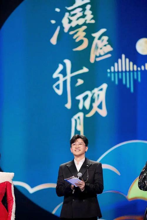昨晚上的大湾区电影音乐晚会大家看了吗？
这次可谓是众星云集，
内地艺人，如肖战、