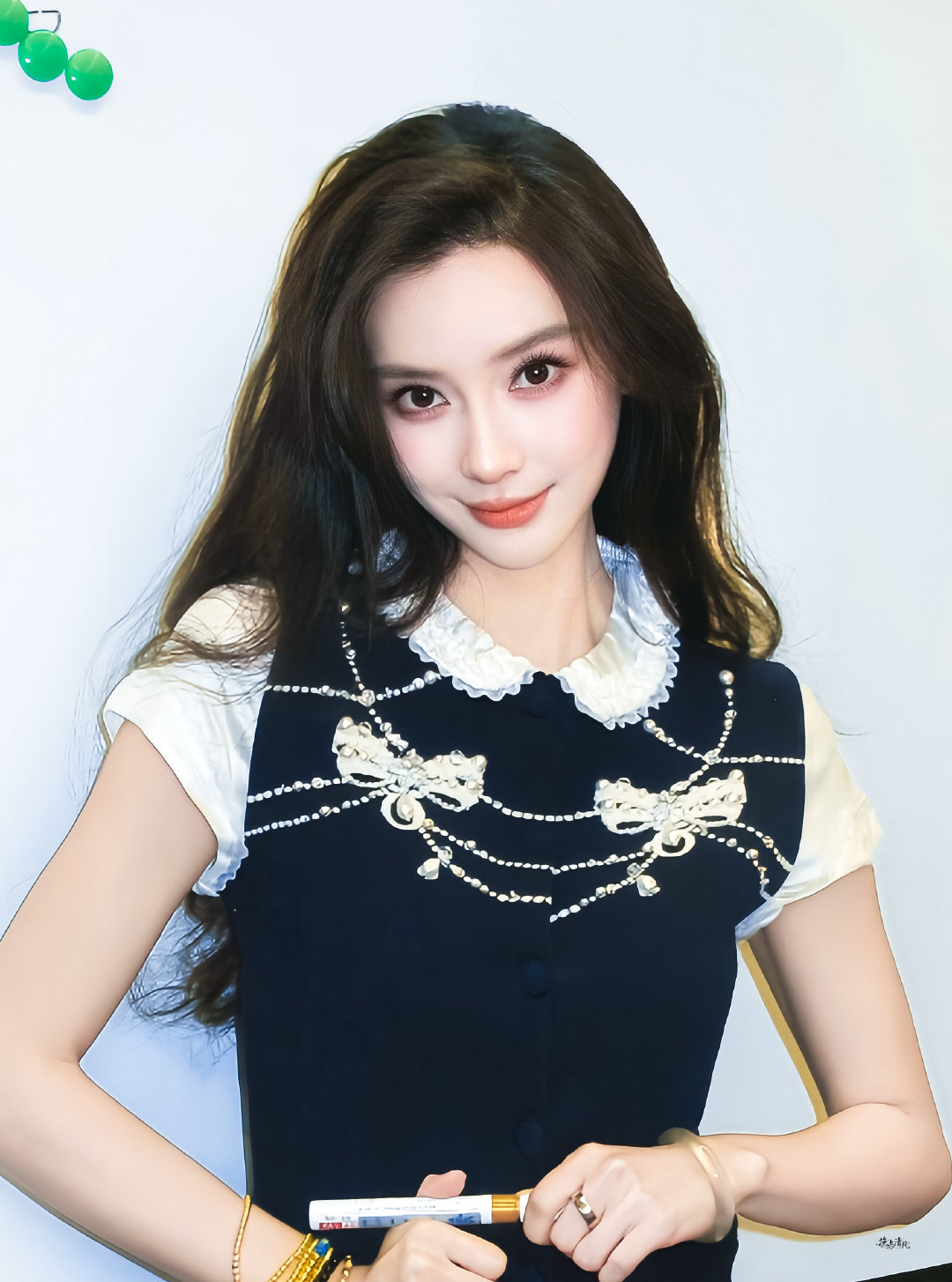 angelababy angelababy "或许我们素未谋面,但我对你的爱意永