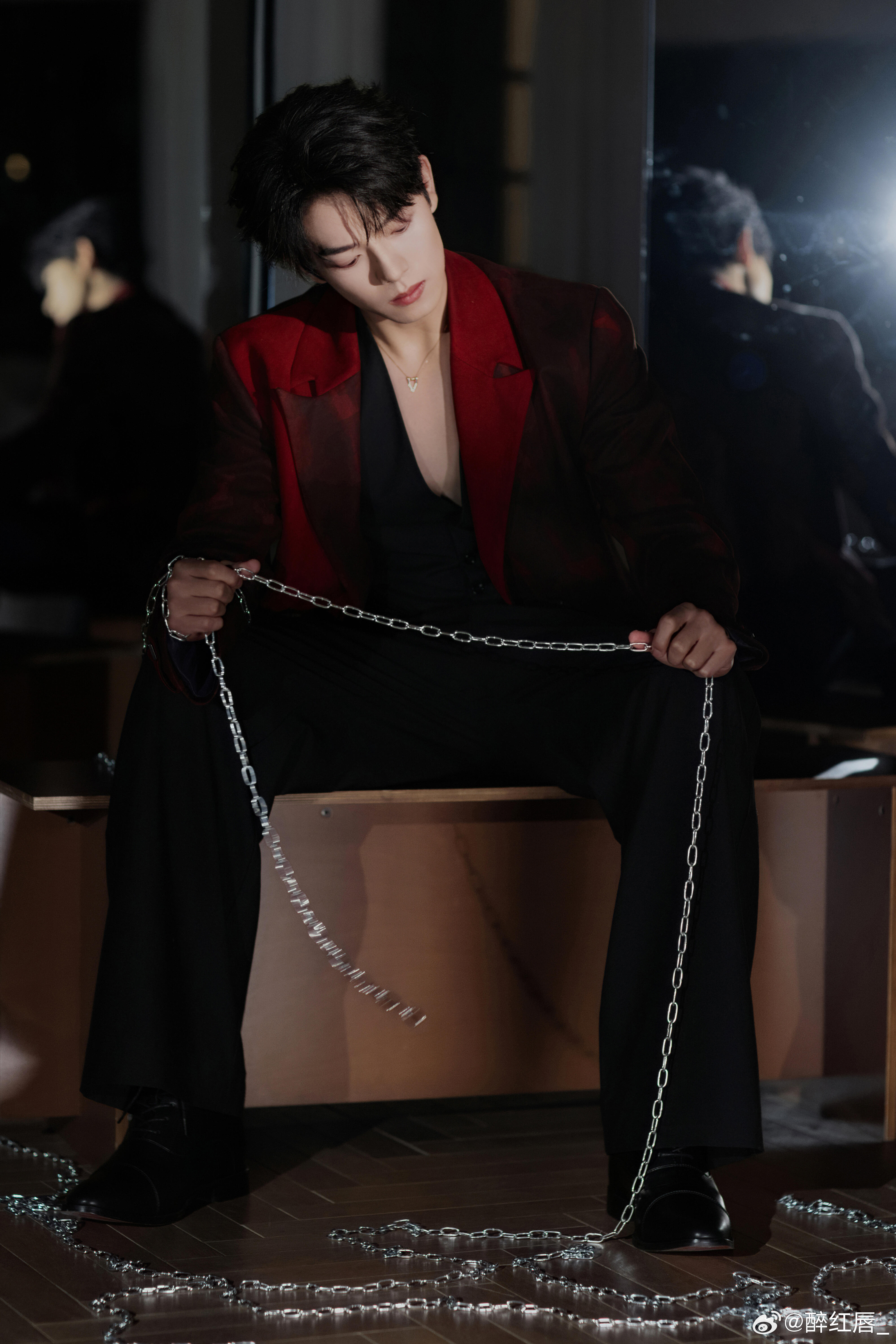  曾辉A爆了曾辉A爆了 从演技到气场全面开挂，举手投足间全是霸气，妥妥的行走荷尔