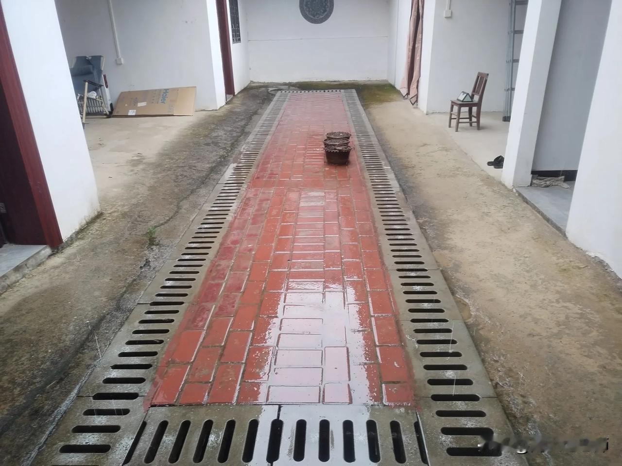 昨天下午把我家种的菜浇了一遍，累得18点半才休工。
今天上午，永州地区下了一上午