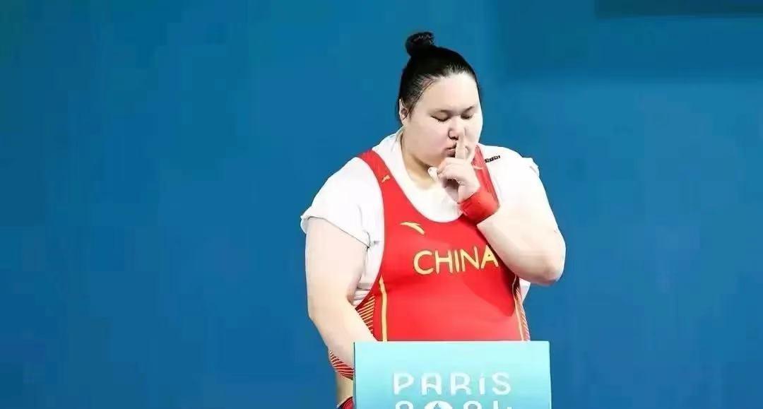 巴黎奥运会惊现智慧之战！李雯雯以一记明智的“放弃”，赢得了金牌的荣耀，而石智勇则