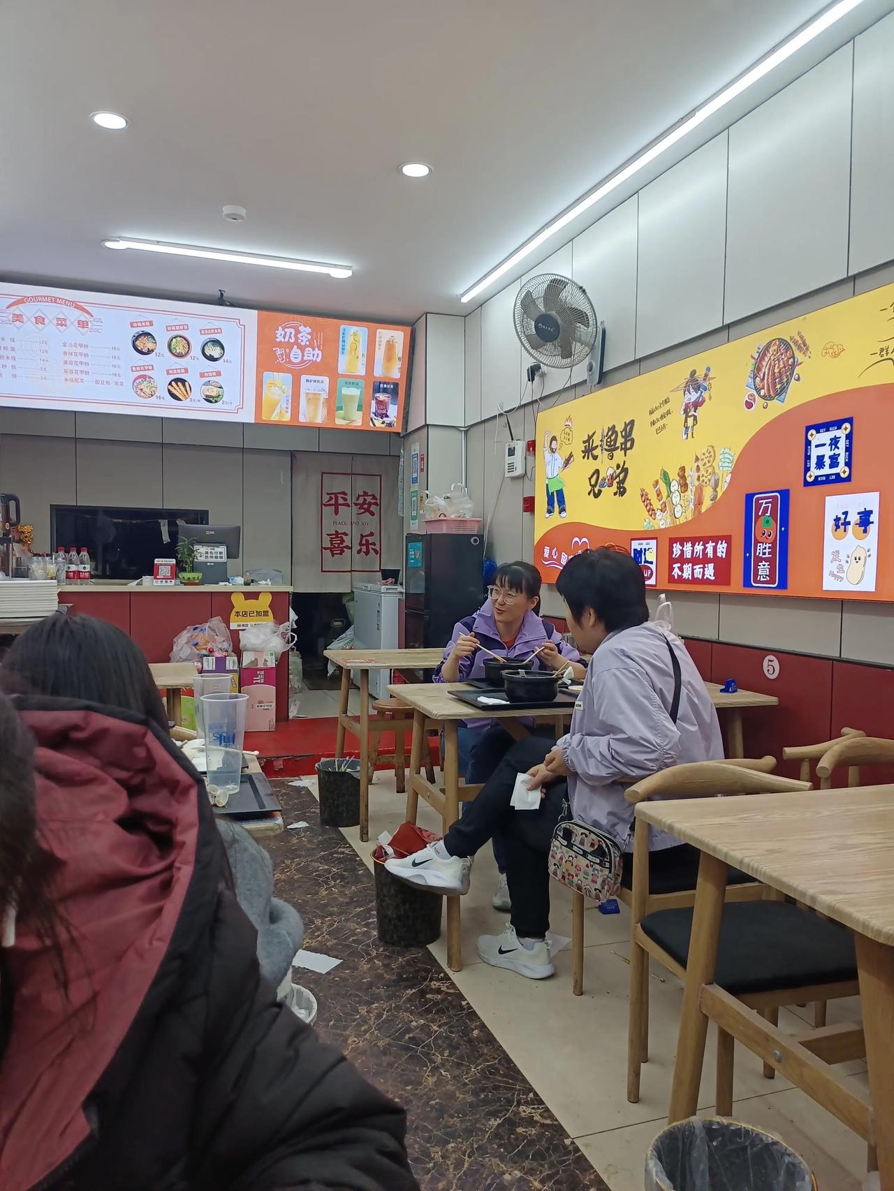 济南西市场吃个花甲粉还是很不错的