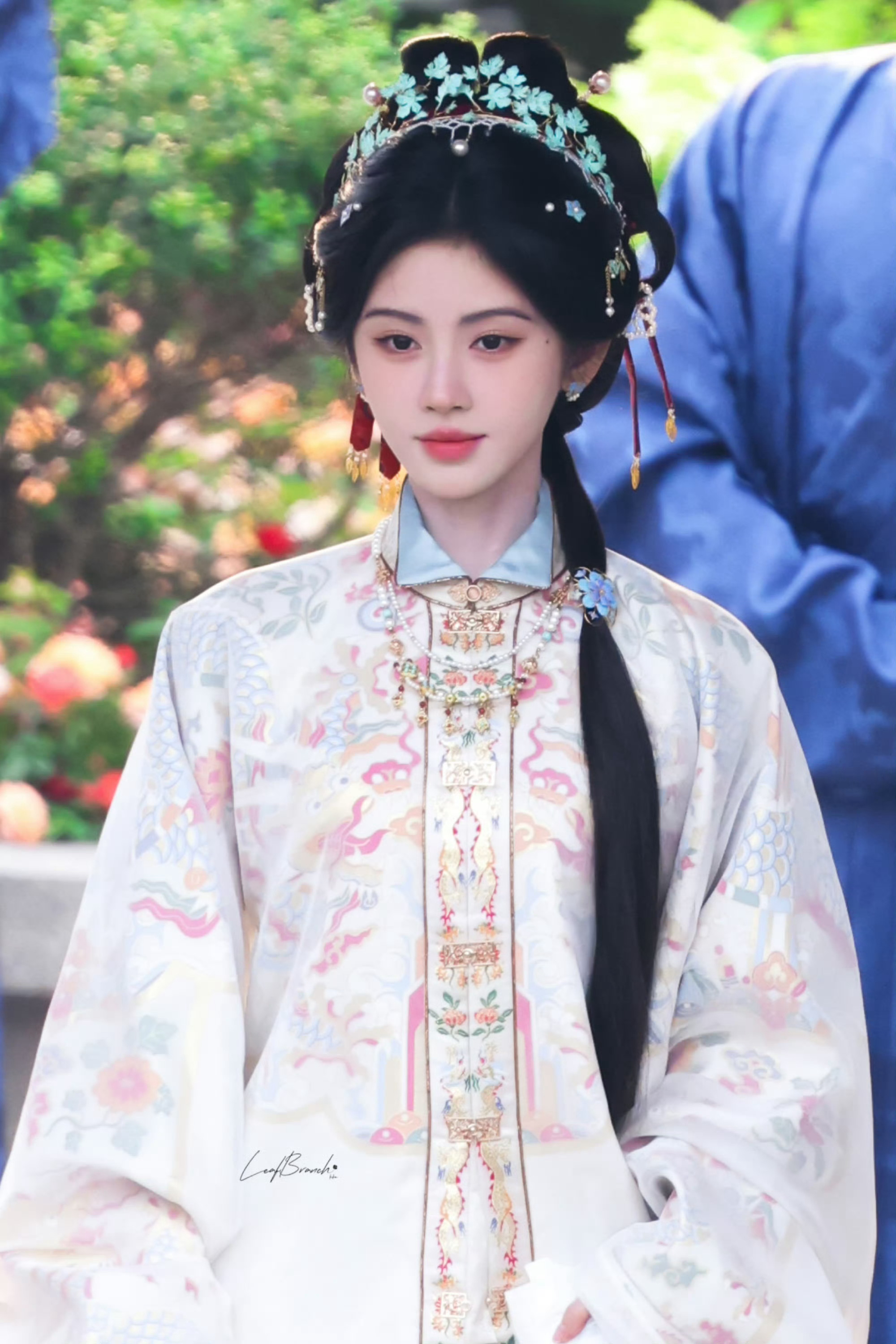 鞠婧祎澹台台 jjy鞠婧祎粉墨江湖 ＂没有人可以规定风的形状，没有人可以规定你怎