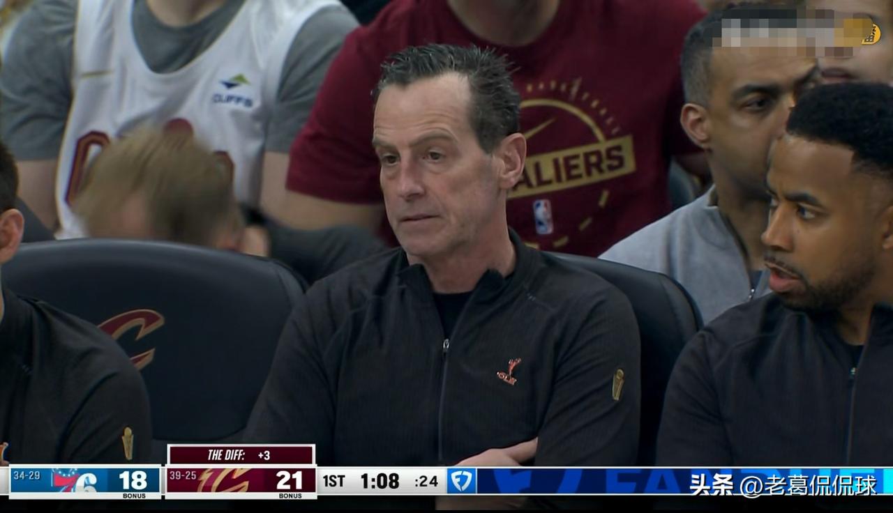 骑士主帅阿特金森再次盛赞爱将哈登！在今天骑士主场以115：101击败76人的赛后