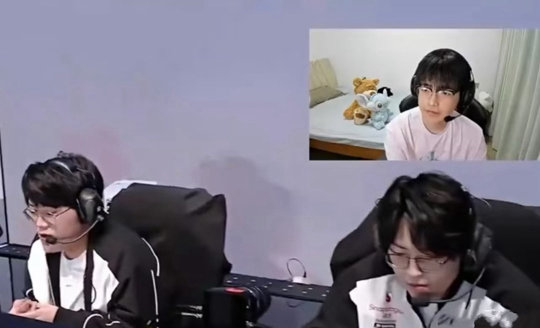 是我眼睛花了吗 这三个咋一模一样 