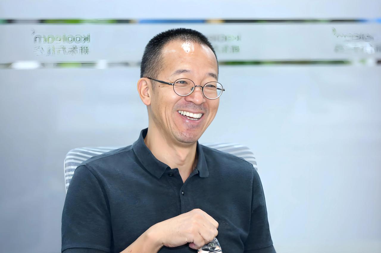 俞敏洪曾在公开信里说“如果公司不断损害你，就不是好公司”，该员工表示：“我愿意相