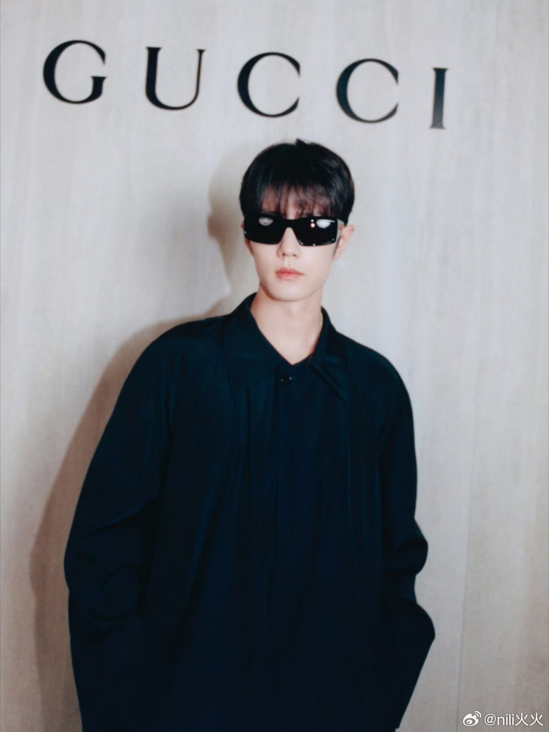 Gucci在IG发的米兰时装周内场酷猫新图，可太好看了，巨星兔！✨🐰 