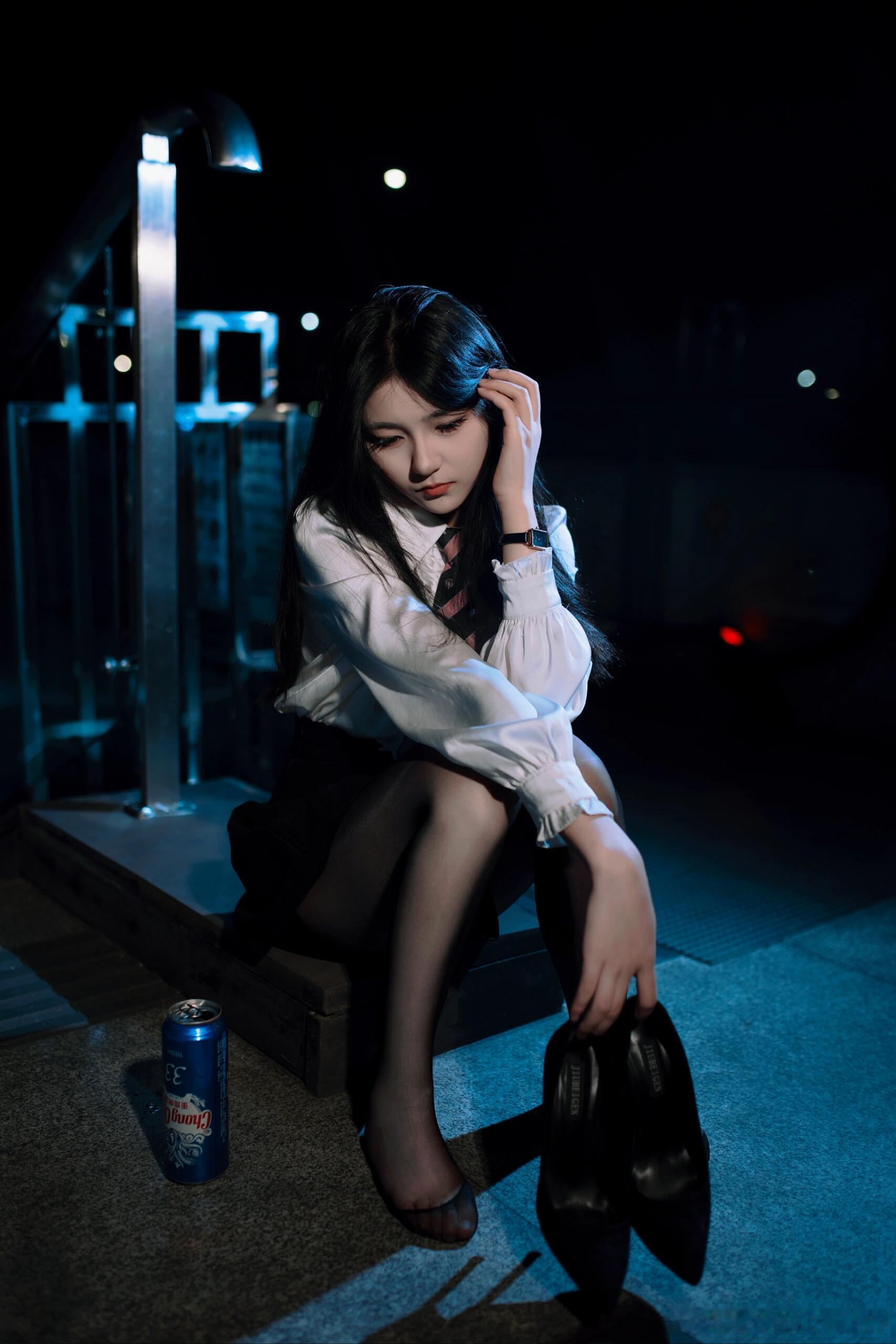 一个人喝闷酒 ​​​