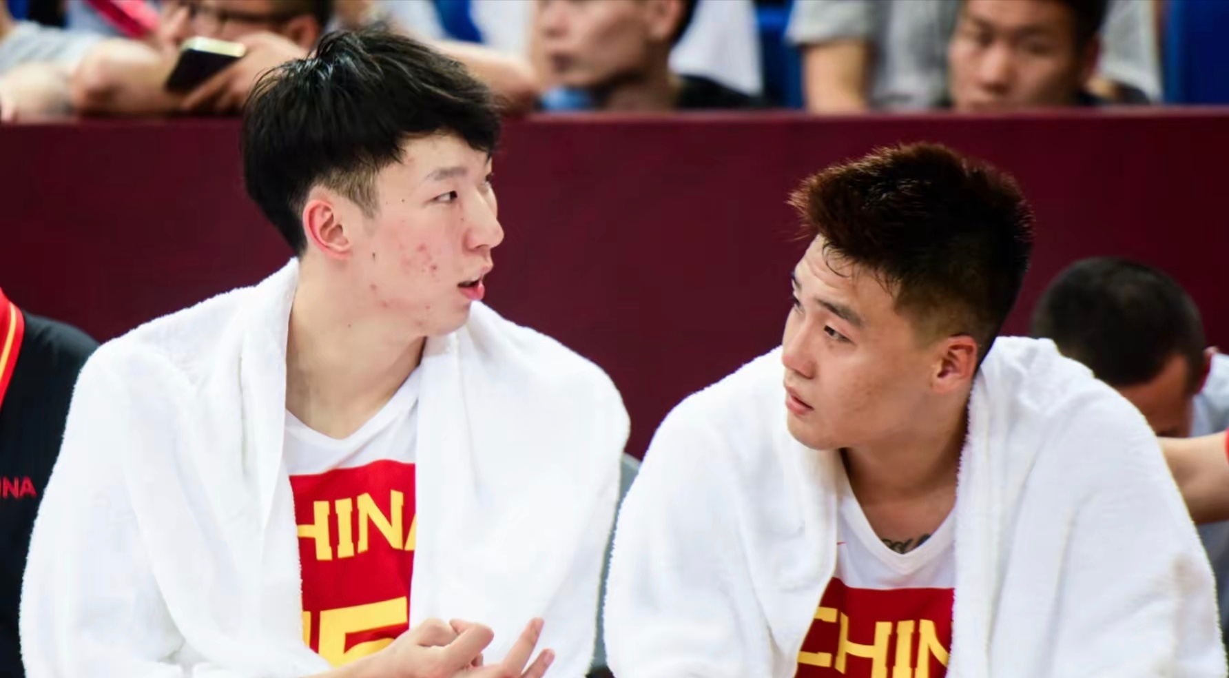迄今为止，赵睿和周琦已经8次在国字号球队搭档参加过正式的国际比赛。只不过在CBA