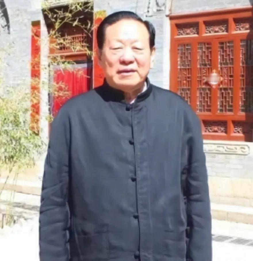 1990年，李鹏总理打电话给国家能源部副部长胡富国："老胡啊，我今天看了报纸才知