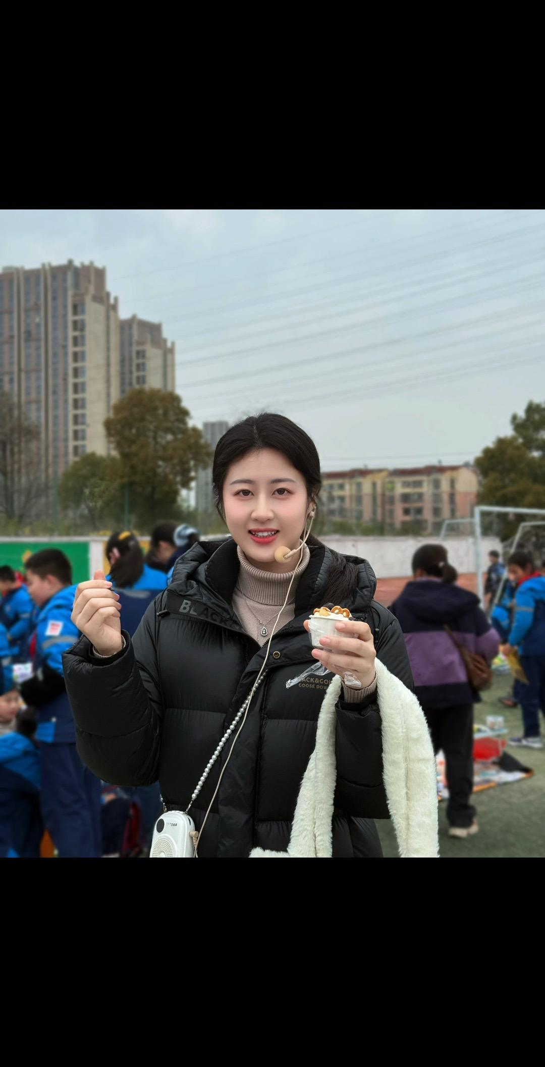 谁曾想，在学校一待就是二十几年， 小学、初中、高中、大学、小学～