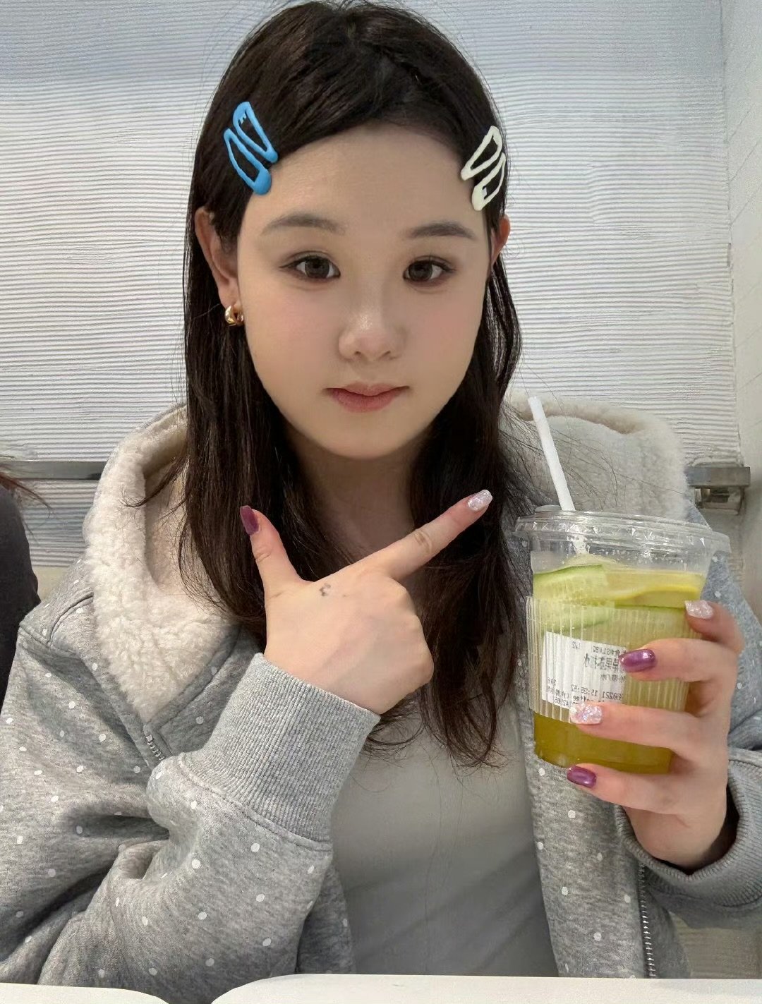 张家齐妈妈少挑刺多抱抱吧张家齐天生冠军心态张家齐六岁便奔赴运动队，大部分岁月都独