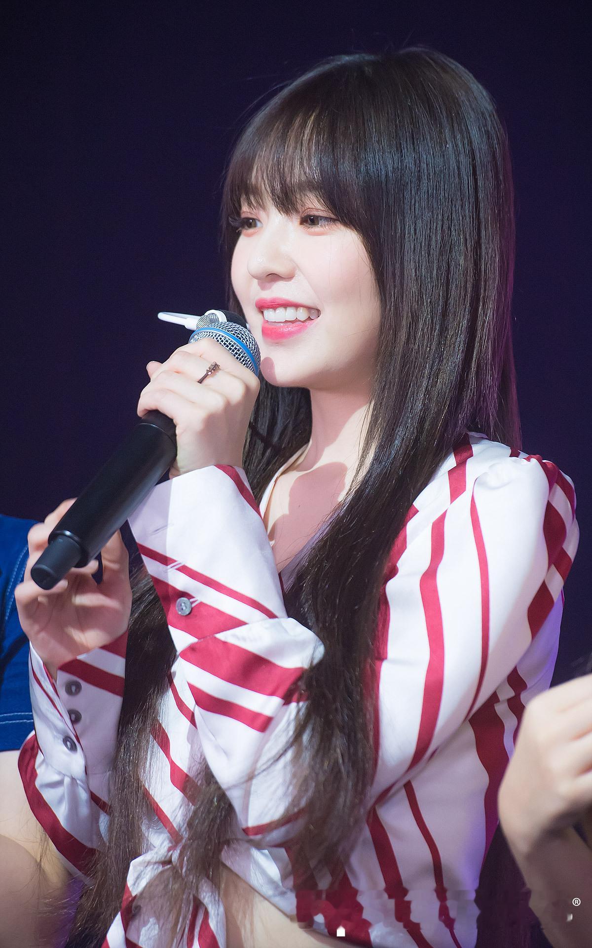 Irene| Umpah Umpah 舞台图 part 2 190828 冠军秀