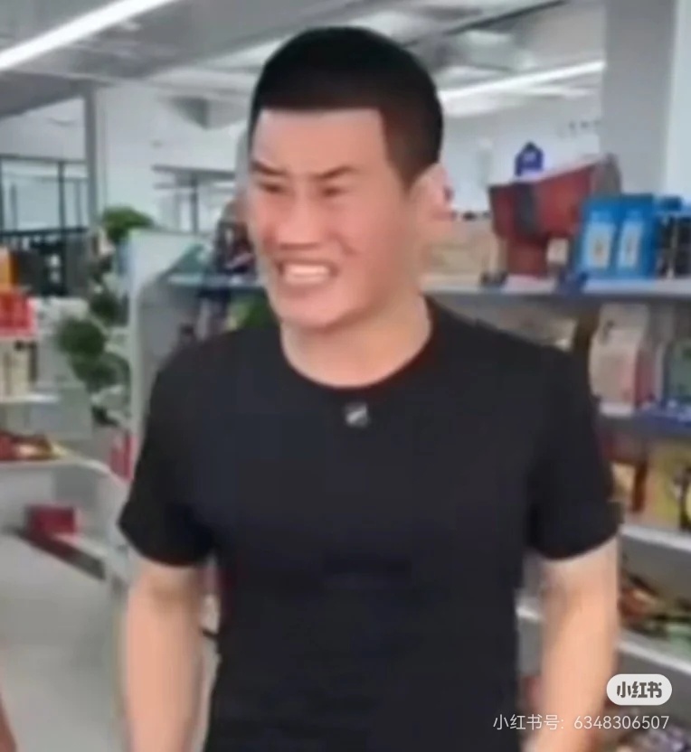 全新的奔驰AMG GT四门轿跑，你们这都干嘛呢这是...