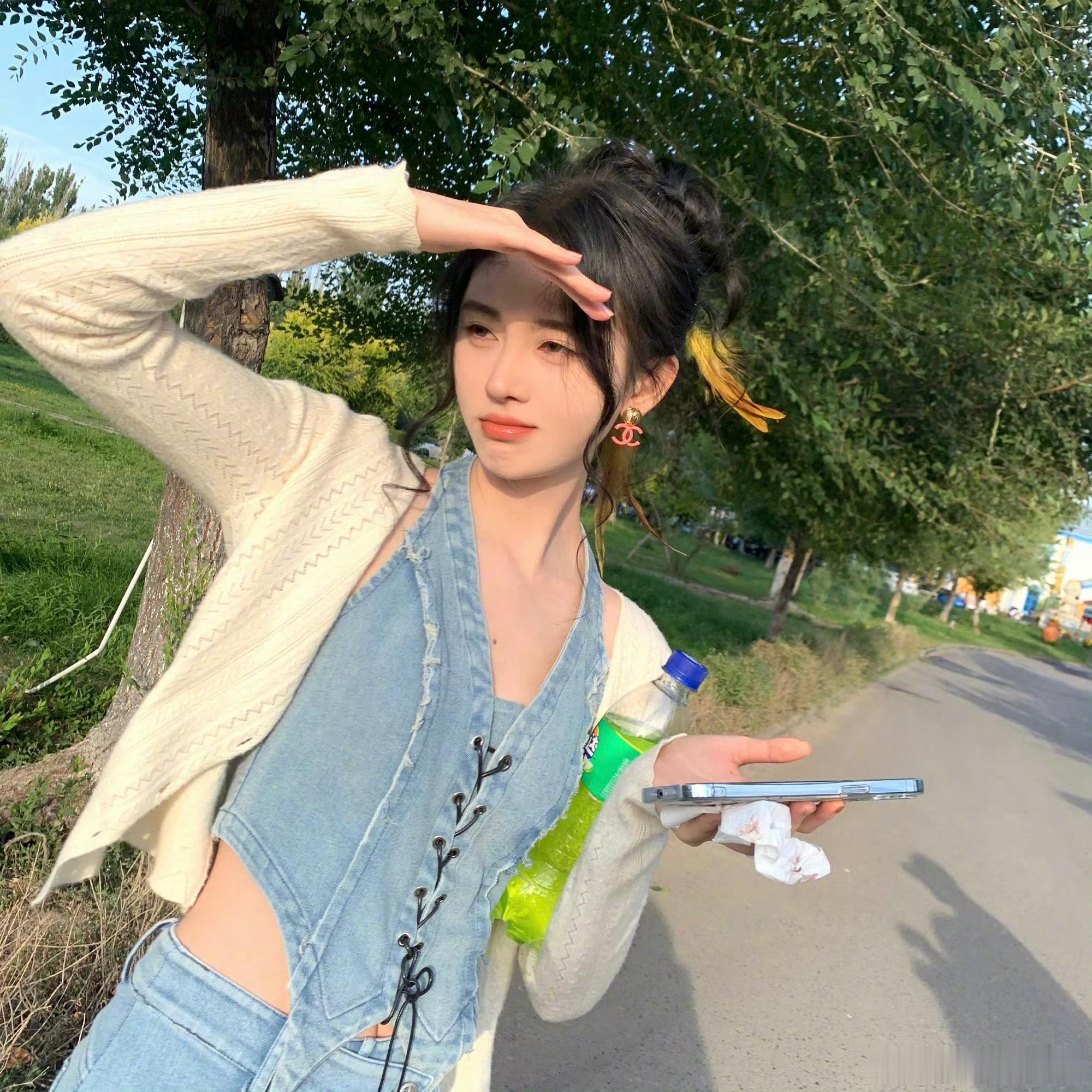 鞠婧祎苏绿夏 连阳光都偏爱你  更何况我呢