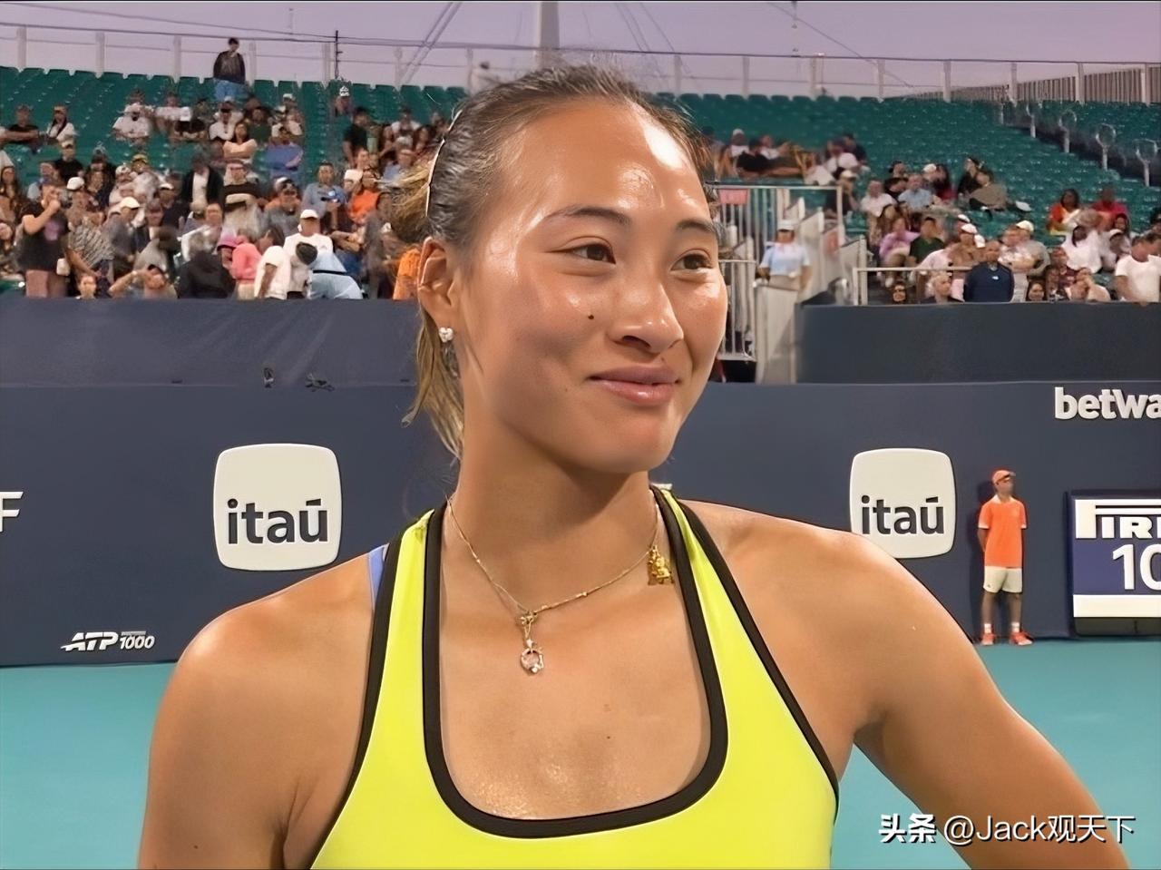 郑钦文战胜凯斯，晋级迈阿密16强，世界排名回到第三十位，赛后采访谈到双教练团队！