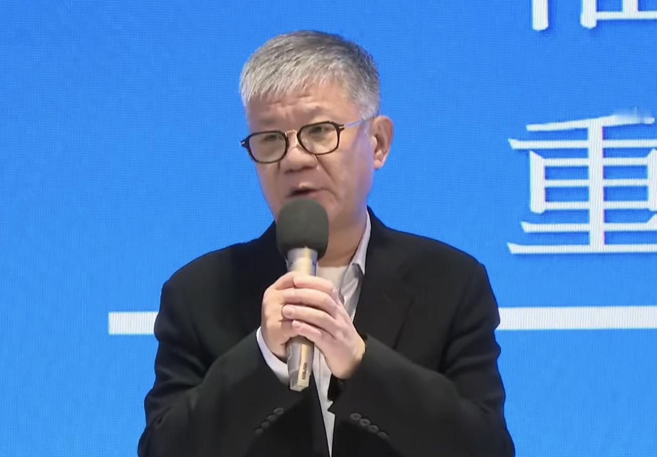 岛内“中联致癌油”风波延烧近一个月，三大股东董座终于出来公开致歉了。

中联油脂