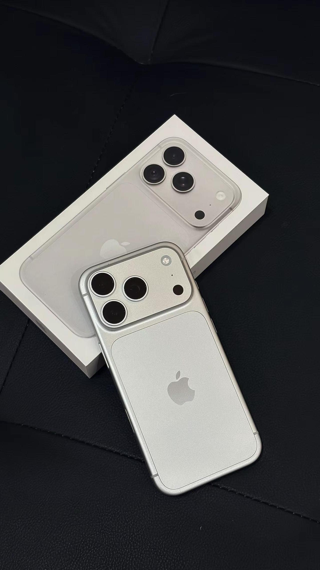 秋天的水果就是漂亮 特别是我的iPhone18pro 1tb  苹果18pro
