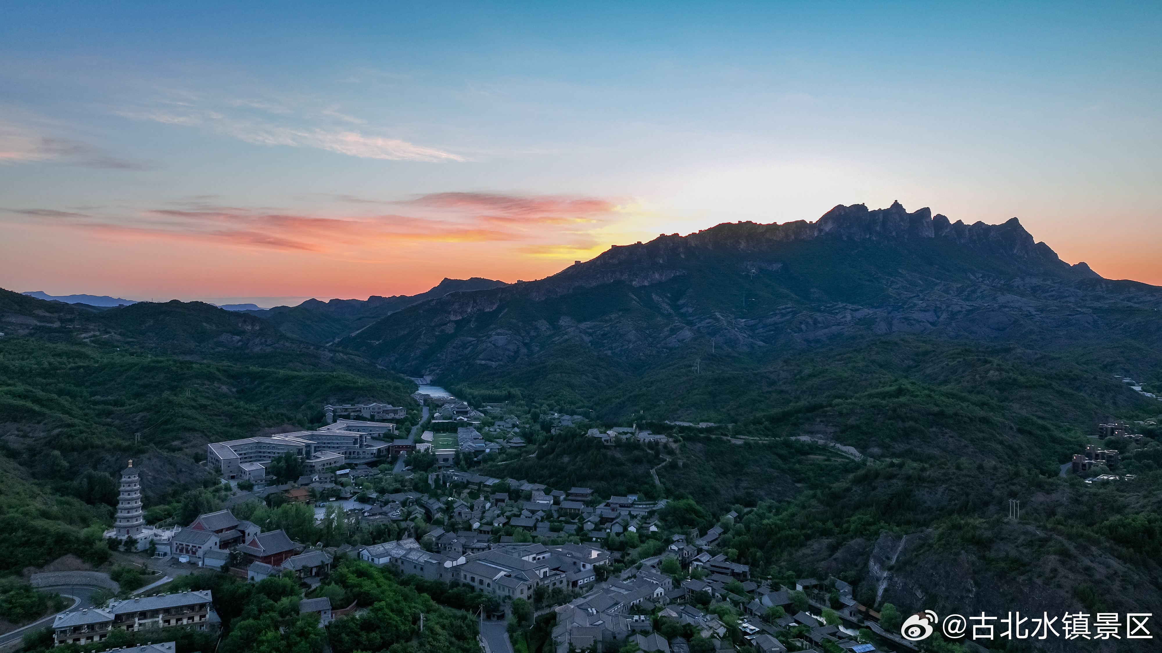 愿你的今天像水镇的清晨一样清爽、安定、充满新的可能早安，宝子们～   