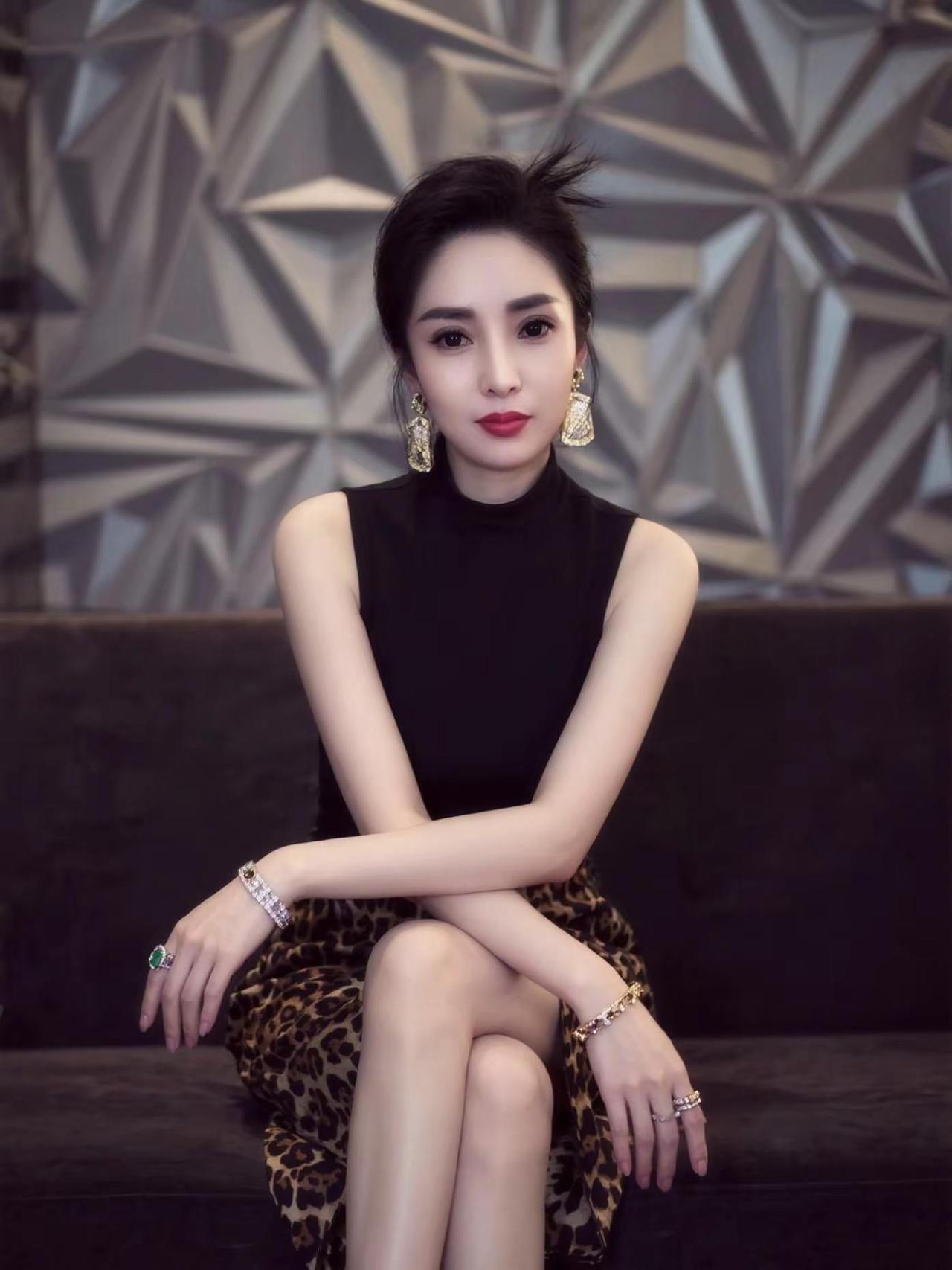 不是带着真诚来的，请gun远点！