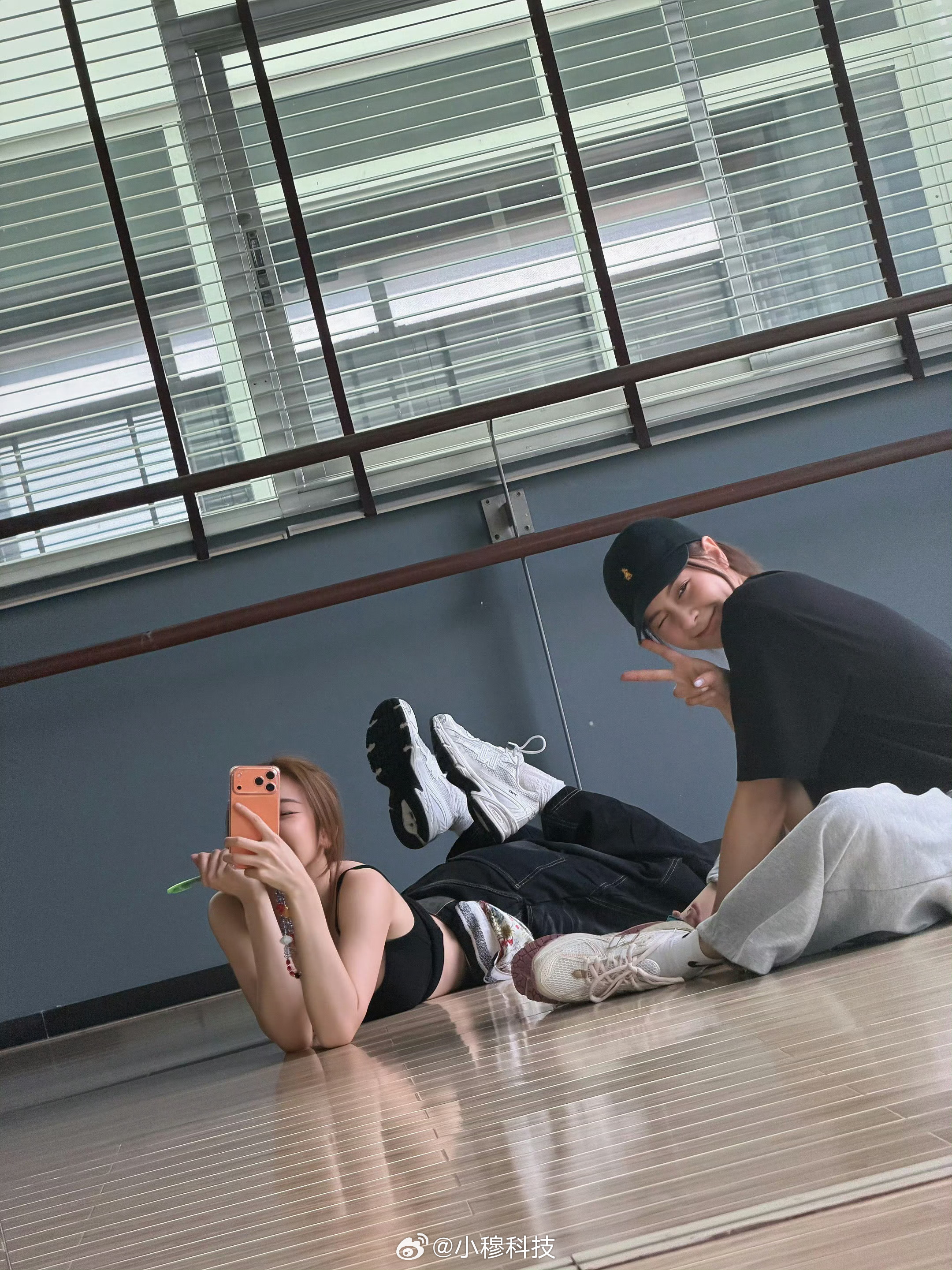 穆粉早安家人们，周末早啊，又是经历了忙碌的一周，今日宜休