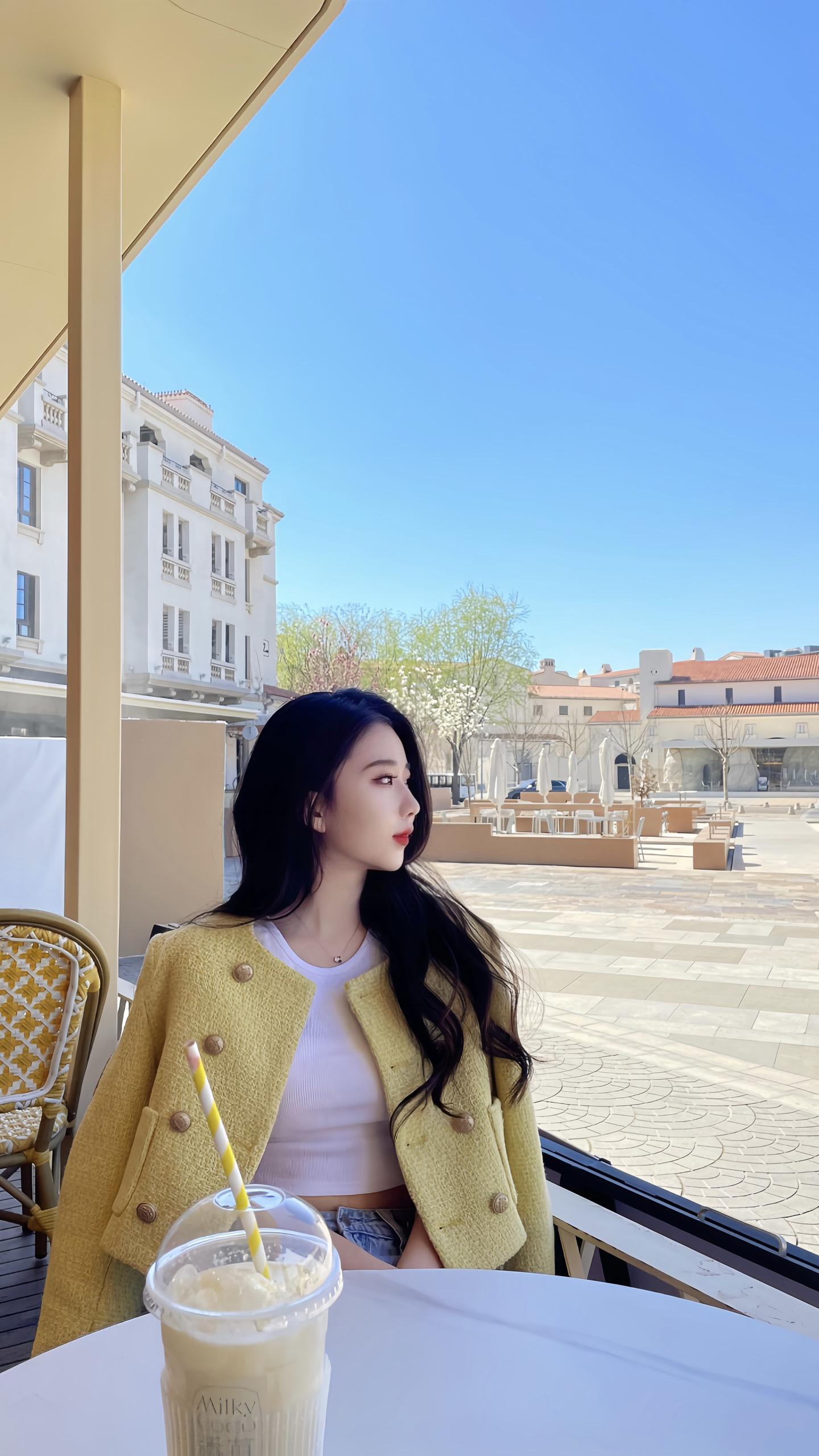 于是我看着你 突然就好想叹气