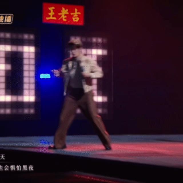 张远声音反差感 谁能想到唱emo情歌封神的张远，在《谢谢侬》舞台上反差这么大！调