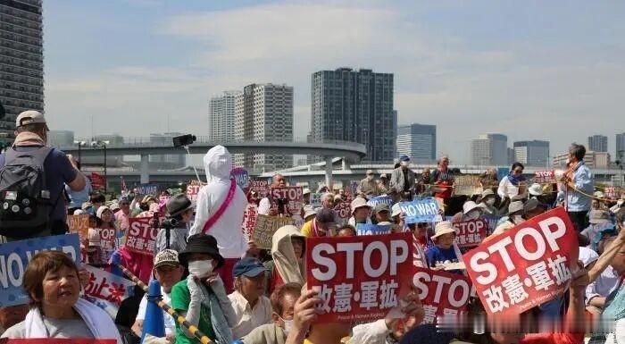 上千东京民众街头发声！三点真相戳破日方政客的荒唐闹剧
 
当地7月12日，东京港