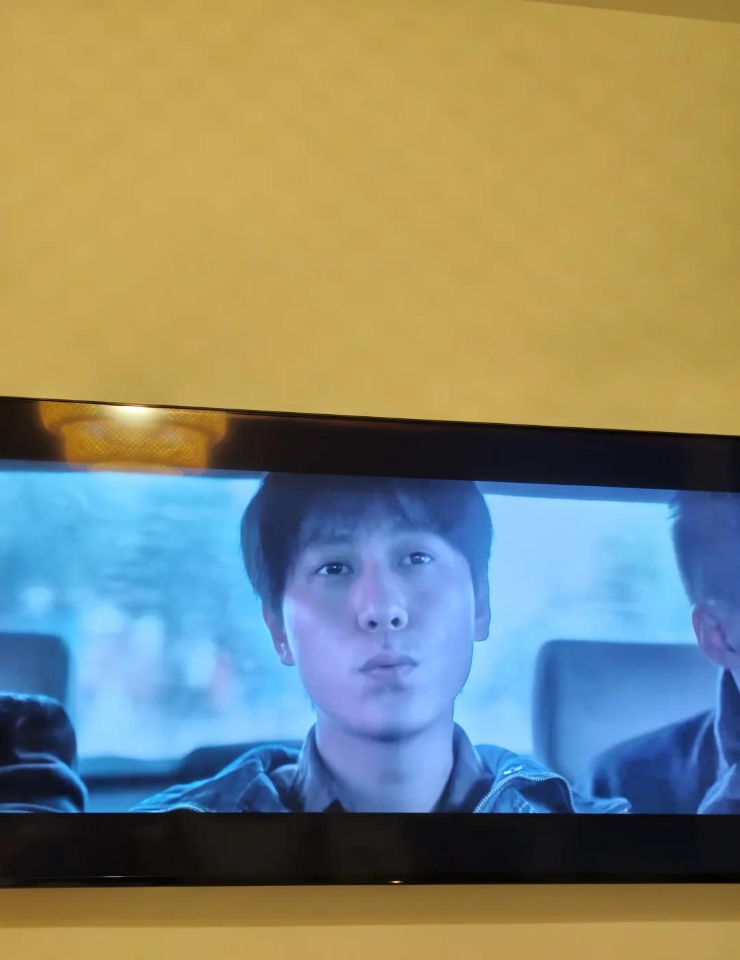 昨天晚上就看了深渊无间第六第七集。我想说韩品木吹口哨吹世上只有妈妈好的曲子这里，