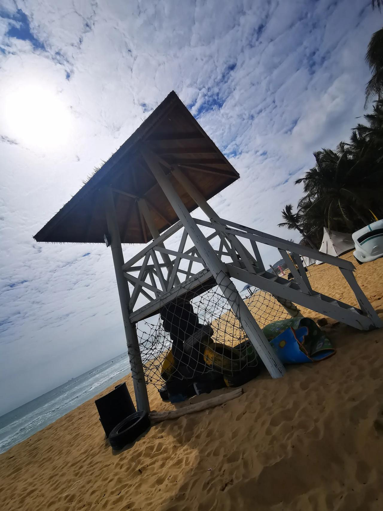 我开始度假了哦！有没有现在也在海南陵水的朋友，可以攒个局[灵光一闪][灵光一闪]