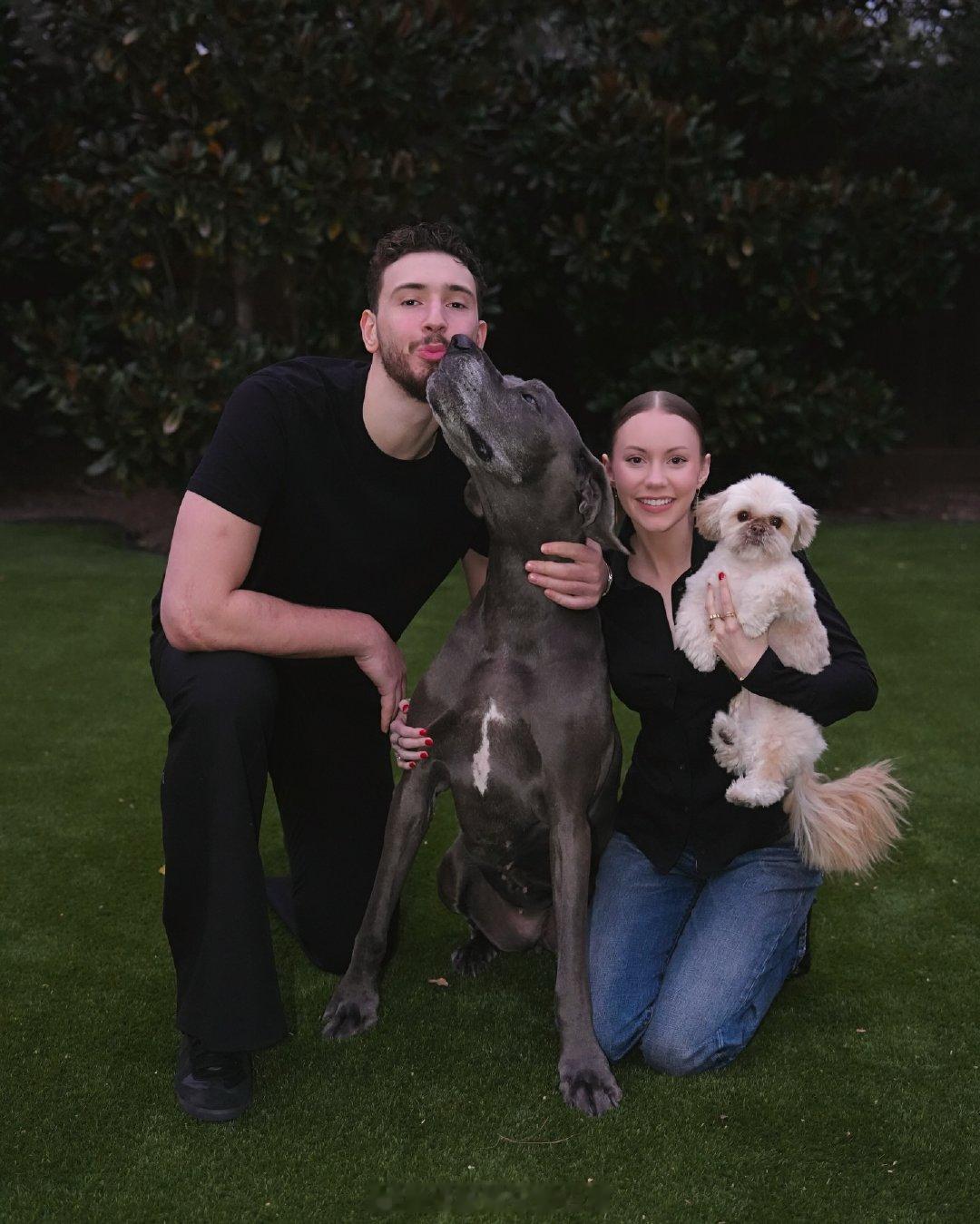 申京和女友相恋4周年，申京女友晒照高调示爱申京休斯顿火箭NBA吐槽大会