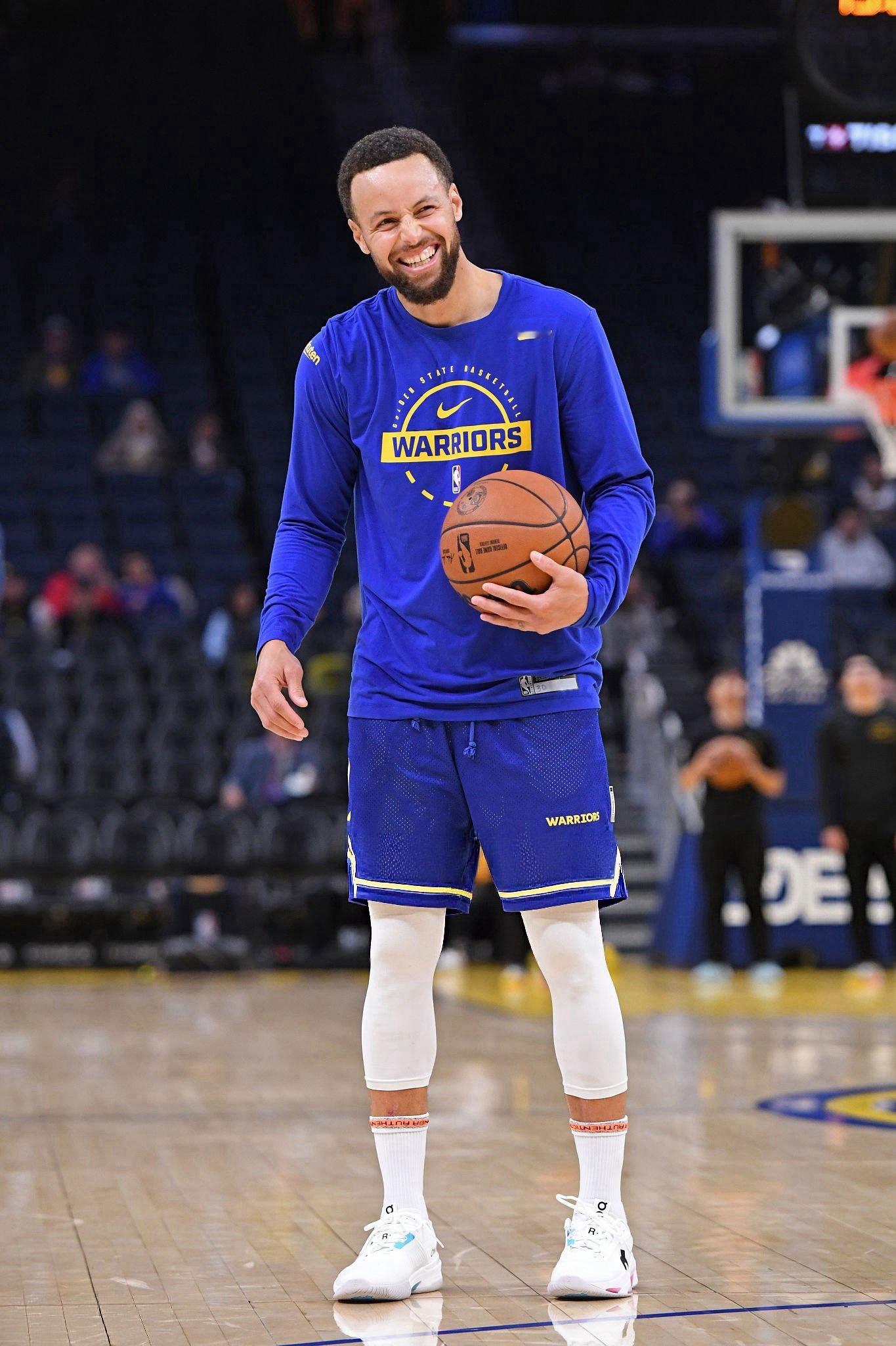 篮球鞋穿够了穿上网球鞋了On THE ROGER Pro Fire 🎾猛龙vs