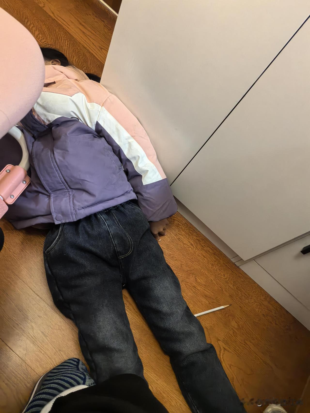 为什么有教作业这种事？！
这个作业爱谁教谁教。我怎么生出这样的人！5:00放学，