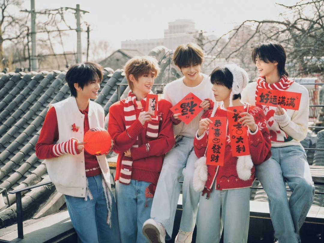 JYP时代峰峻SM齐聚重庆🌶️排面拉满！JYP、SM、时代峰峻齐聚重庆，海内外