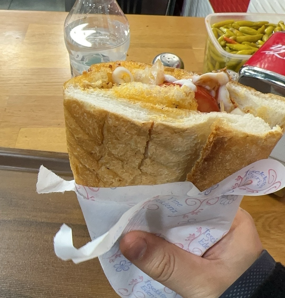 这种饼子夹肉类小吃从夯到拉，土耳其烤肉Doner我觉得只能给个NPC吧，我老家蚌