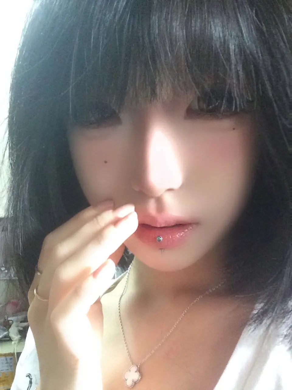 在明灭转瞬的世界里为你写下永恒诗。宅