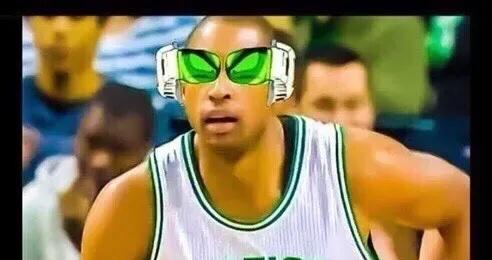 jr们，和女生互相有好感到底要不要多主动表达
听好多人说和女生相处不能给她们确定