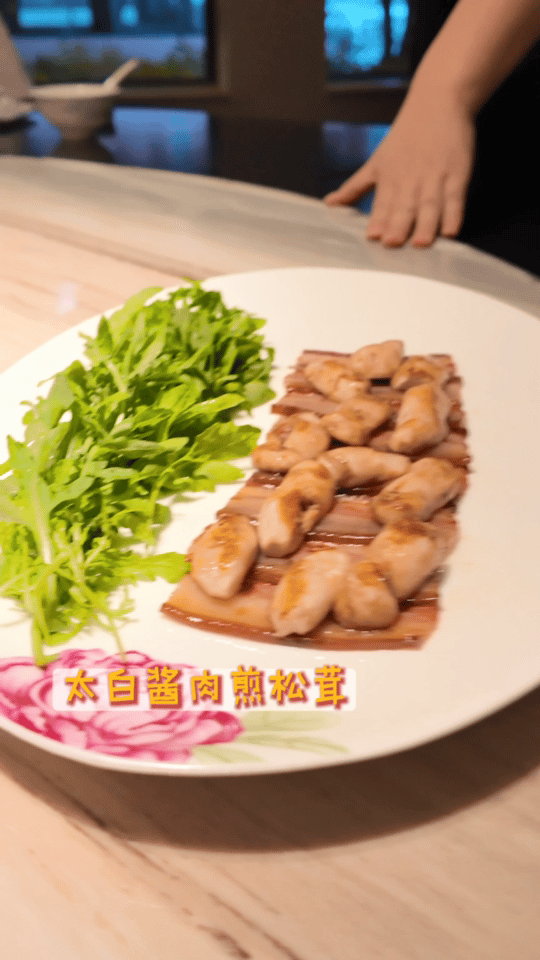 黎子安上海探店一饭2冠军邓华东一饭封神谁能拒绝一碗封神的青椒肉丝！邓华东门店招牌