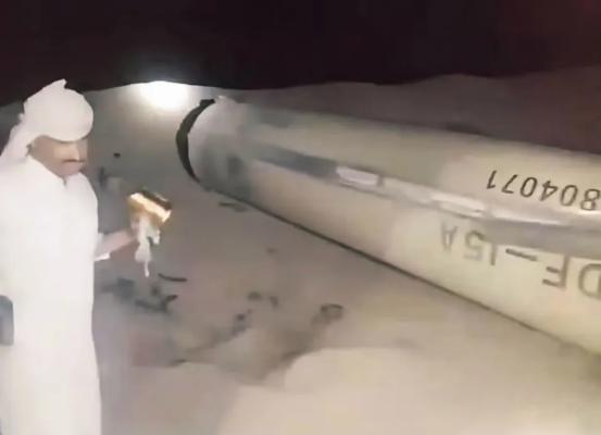 当年谁能想到，东风-15的“首战”不是在台海，而是砸到了遥远的中东沙漠里？近日，