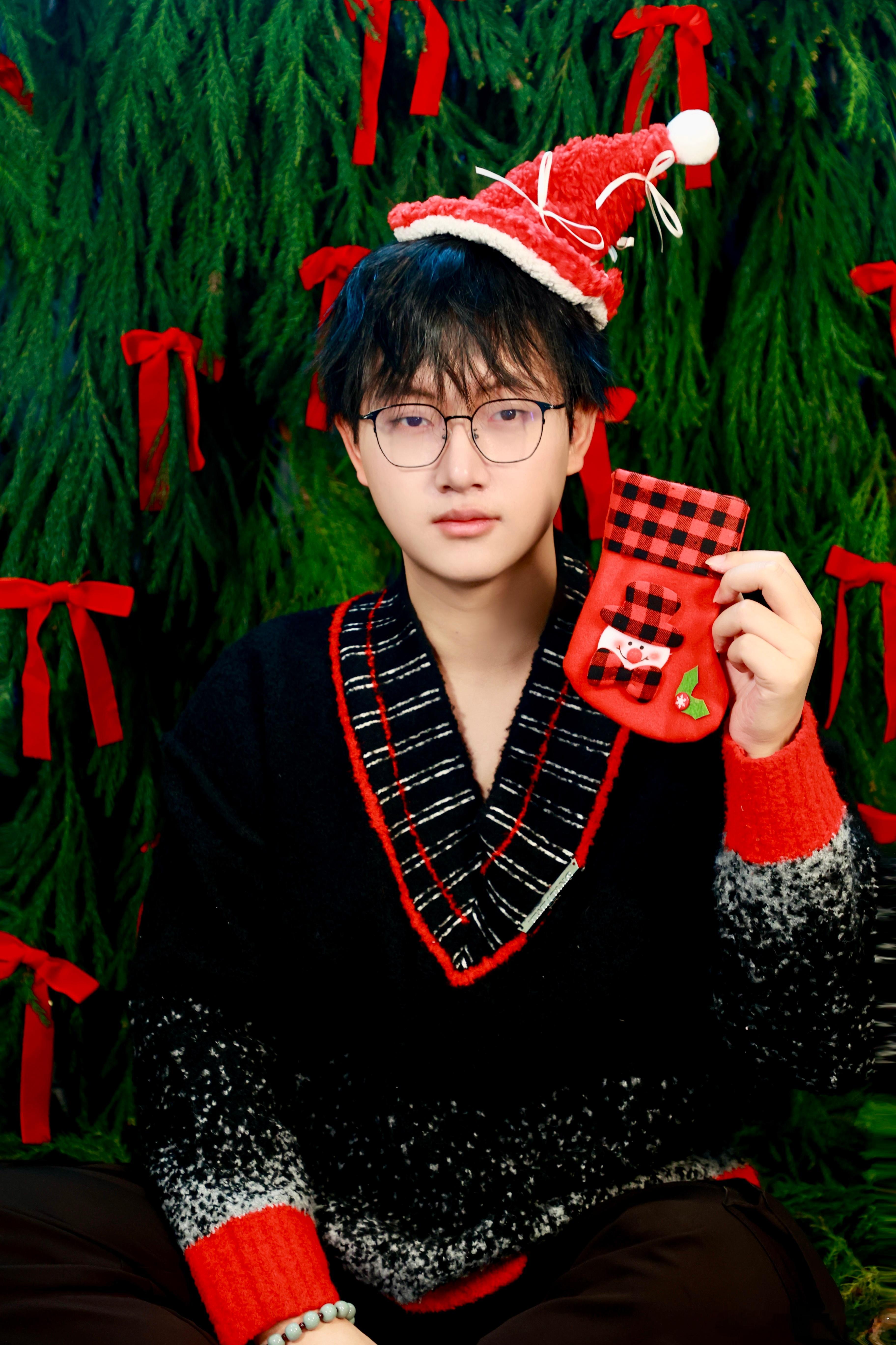 竞圈的圣诞营业日记 今年圣诞我跟个狗仔一样各个俱乐部偷图，哥们儿都太帅了[爱慕]
