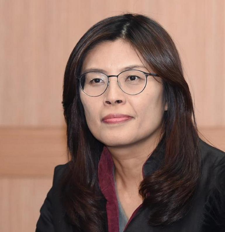 国民党现在只有33万有效党员，郑丽文担当党主席以后，不但要努力弥合党内的四分五裂