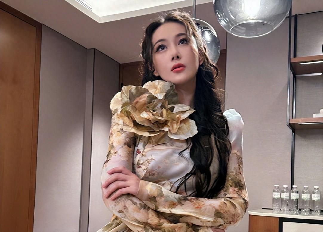 陈乔恩杨迪纷纷翻车！因评论流浪狗事件引争议，评论区沦陷！
陈乔恩、杨迪、张馨予等