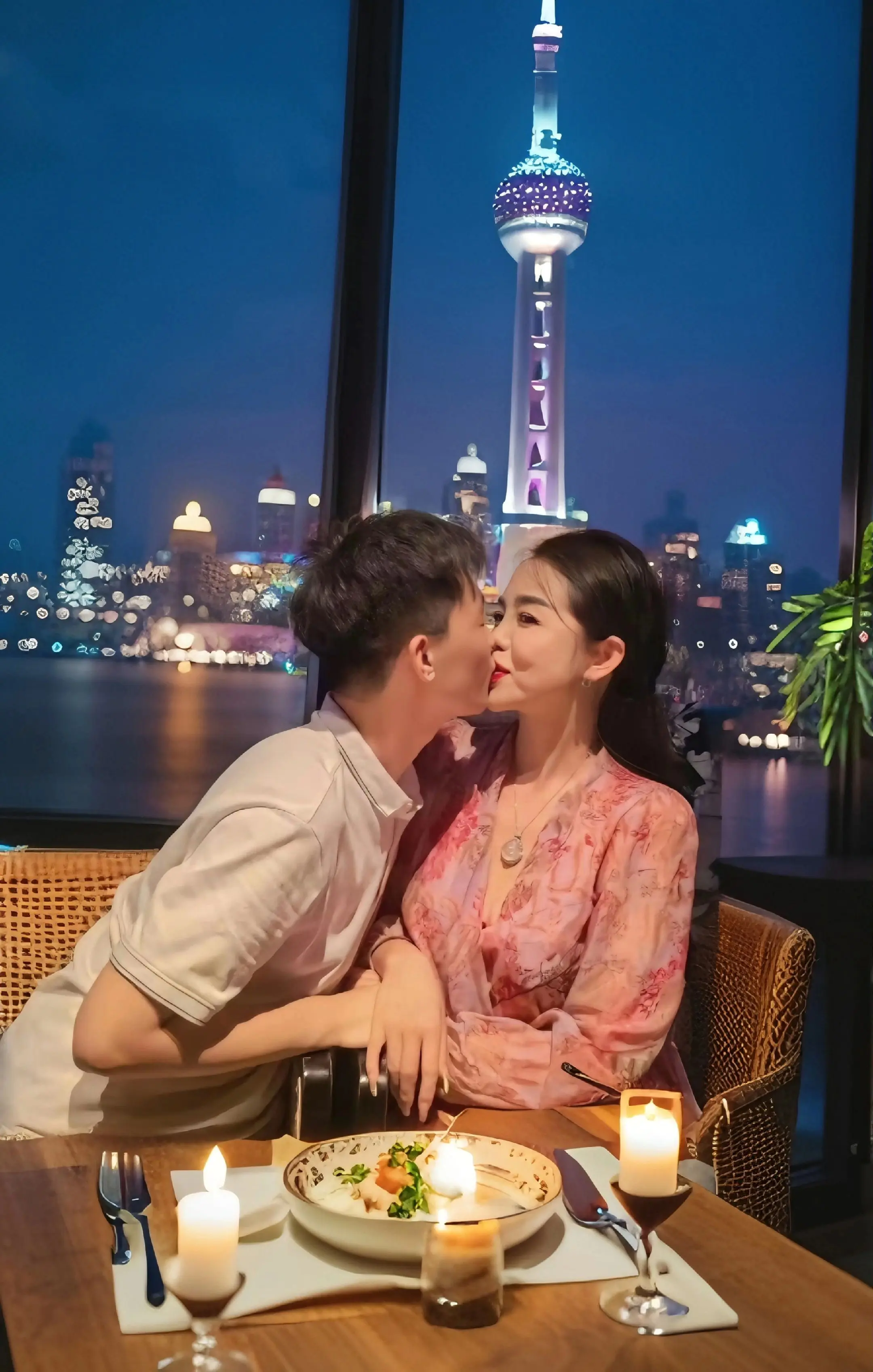 姐弟恋 83年和01年 感情是可以慢慢培养的