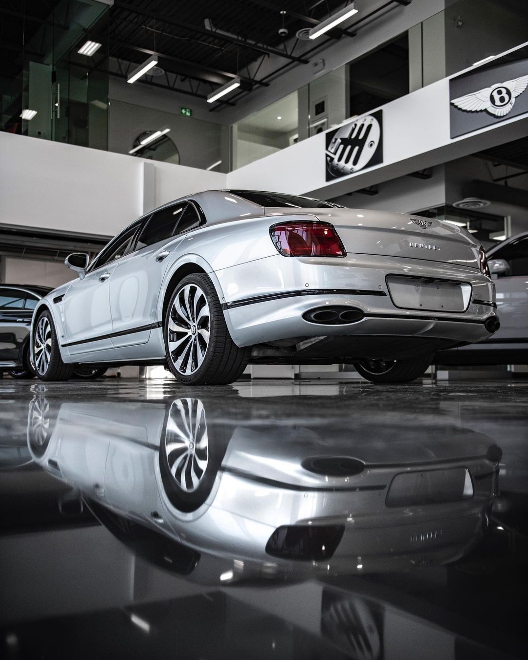 宾利 Flying Spur V8 ​​​