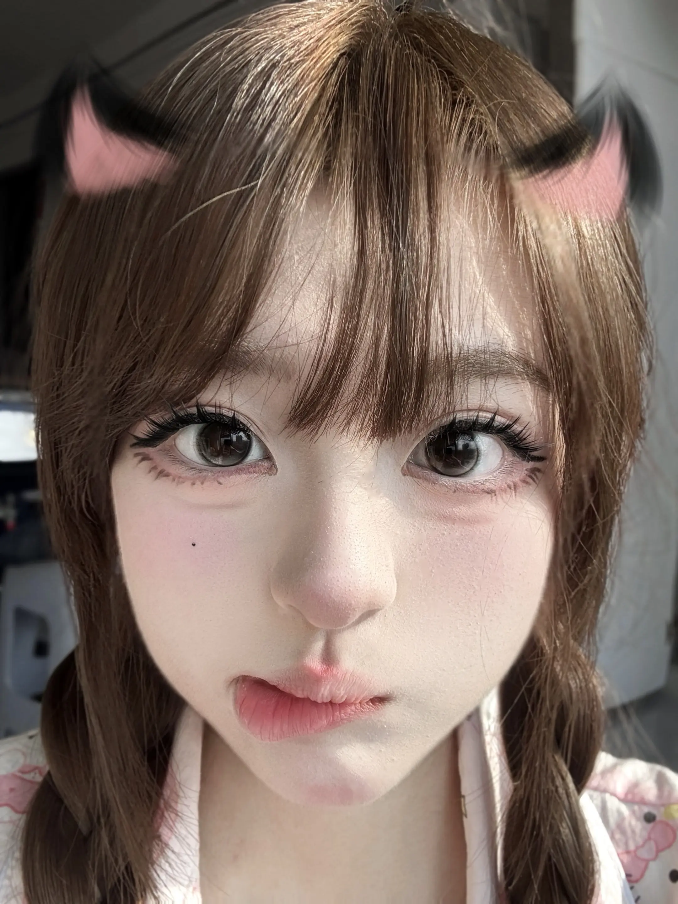 你抱着我掉眼泪说这世界太复杂(｡ ́︿ ̀｡)