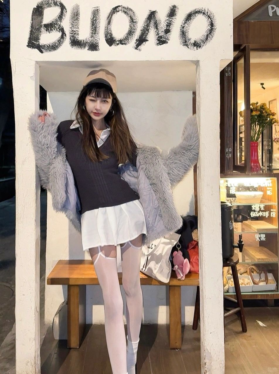 2024.1.1今天回头率献给白色🤍