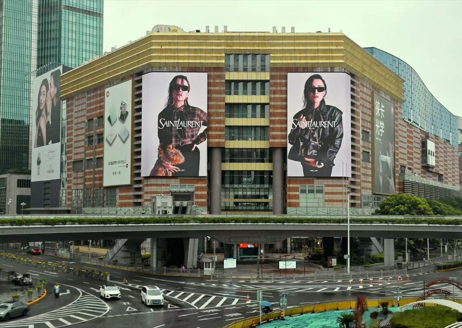 宋佳第一位出镜ysl广告的华语明星 视后、影后加身，宋佳演艺实力毋庸置疑。这次在